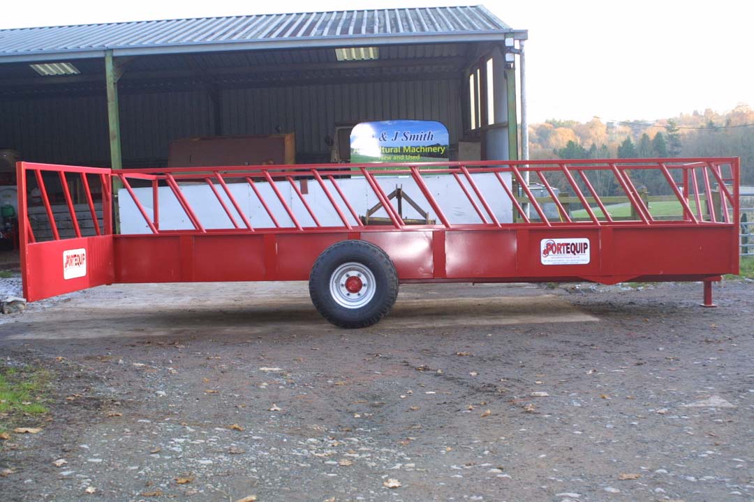 Portequip 20’ x 6’ Cattle Feed Trailer