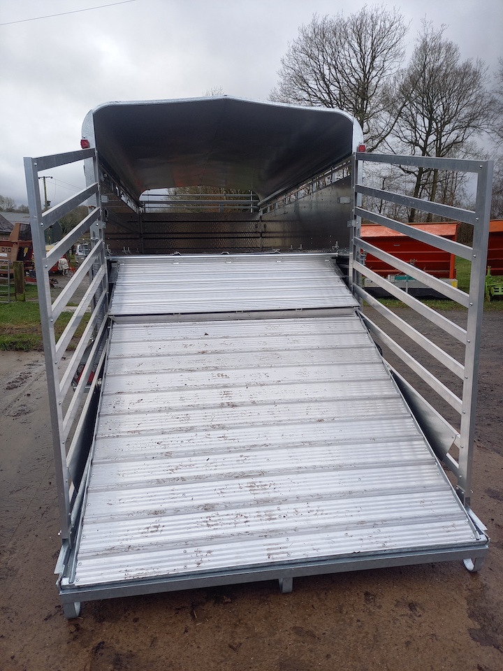 Indespension 14’ x 6’ Livestock Trailer